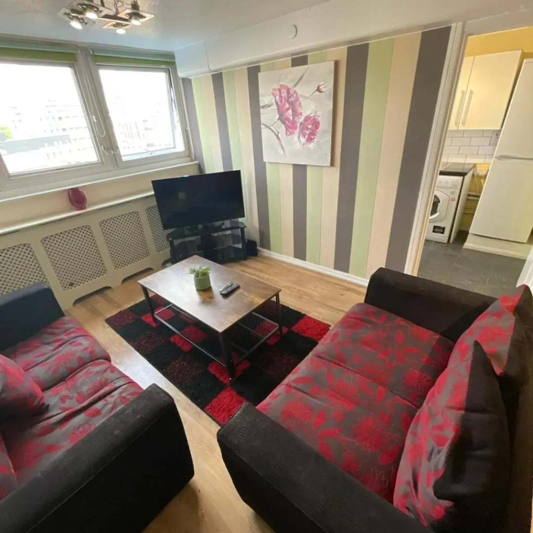 Victoria Centre Two Bedroom Apartments - City Centre In The Victoria Centre Shopping Centre Next To The Hilton Hotel With Kitchen And 4 Beds - Parking For Cars Or High Top Vans From Five Pounds A Day - Sunday 2Pm Check-Out - Flash Sale - Nottingham United Kingdom
