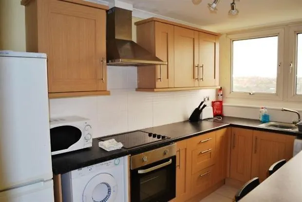 Victoria Centre Two Bedroom Apartments - City Centre In The Victoria Centre Shopping Centre Close To The Motorpoint Arena - With Kitchen And 4 Beds - Parking For Cars Or High Top Vans From Five Pounds A Day -Sunday 2Pm Check-Out - Flash Sale - location