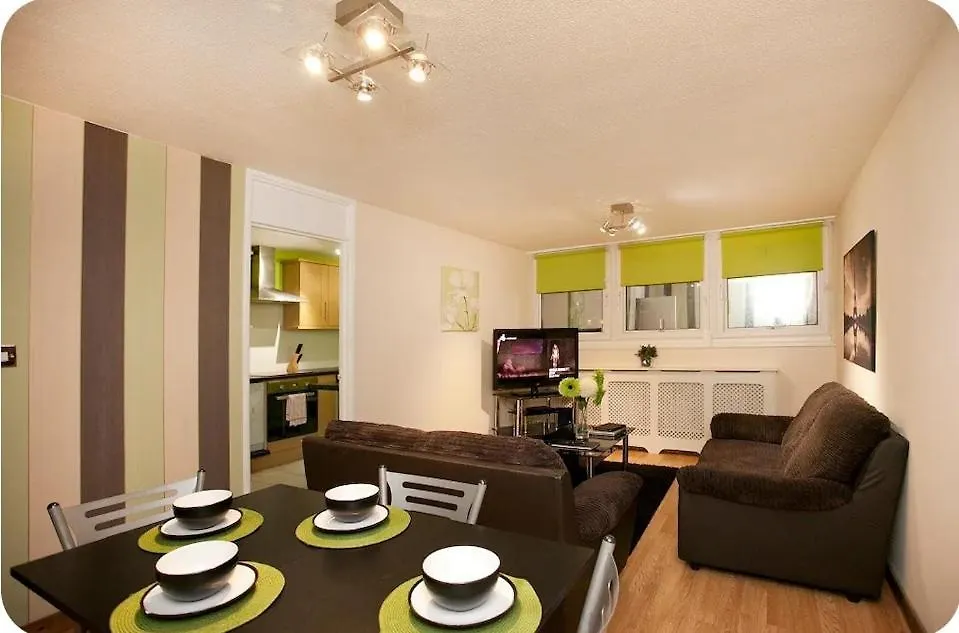 Victoria Centre Two Bedroom Apartments - City Centre In The Victoria Centre Shopping Centre Close To The Motorpoint Arena - With Kitchen And 4 Beds - Parking For Cars Or High Top Vans From Five Pounds A Day -Sunday 2Pm Check-Out - Flash Sale - Nottingham