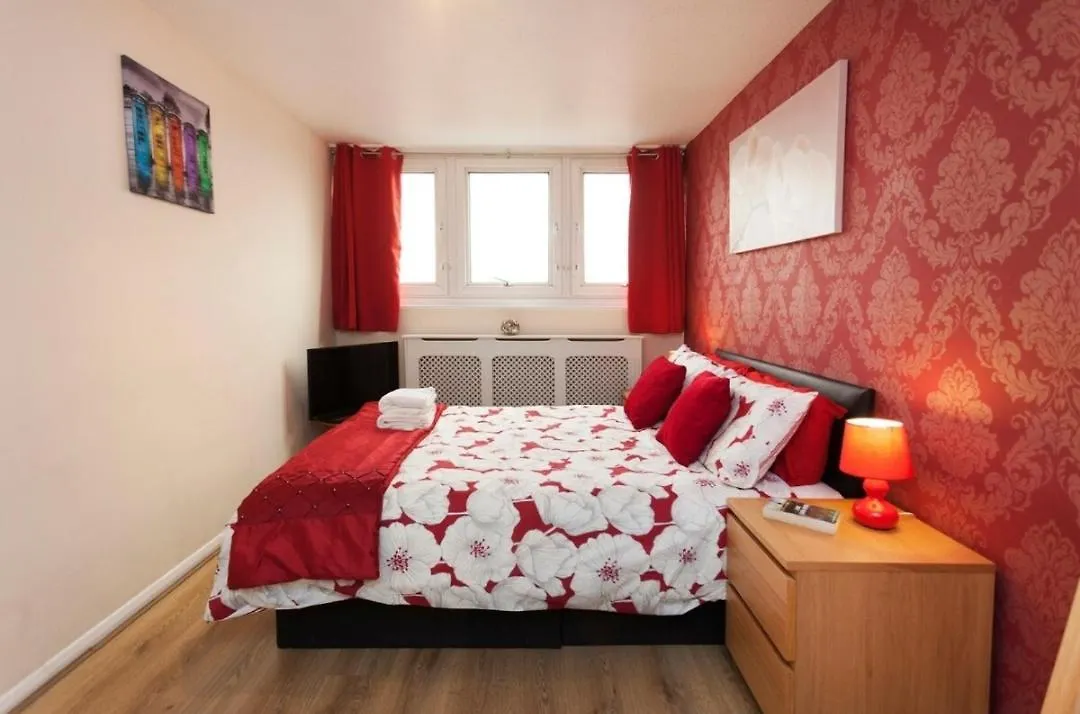 Victoria Centre Two Bedroom Apartments - City Centre In The Victoria Centre Shopping Centre Close To The Motorpoint Arena - With Kitchen And 4 Beds - Parking For Cars Or High Top Vans From Five Pounds A Day -Sunday 2Pm Check-Out - Flash Sale - Nottingham