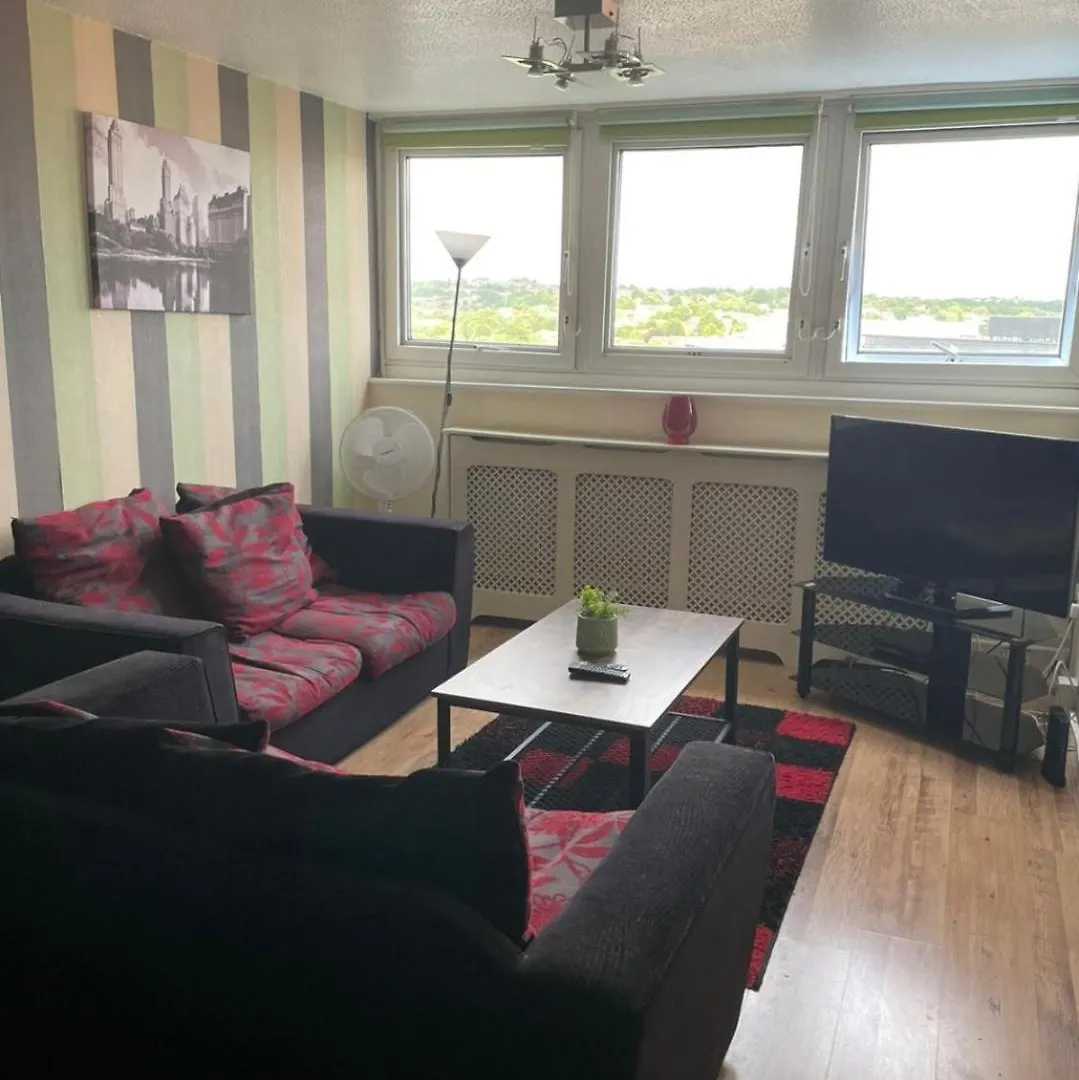 Victoria Centre Two Bedroom Apartments - City Centre In The Victoria Centre Shopping Centre Close To The Motorpoint Arena - With Kitchen And 4 Beds - Parking For Cars Or High Top Vans From Five Pounds A Day -Sunday 2Pm Check-Out - Flash Sale - Nottingham