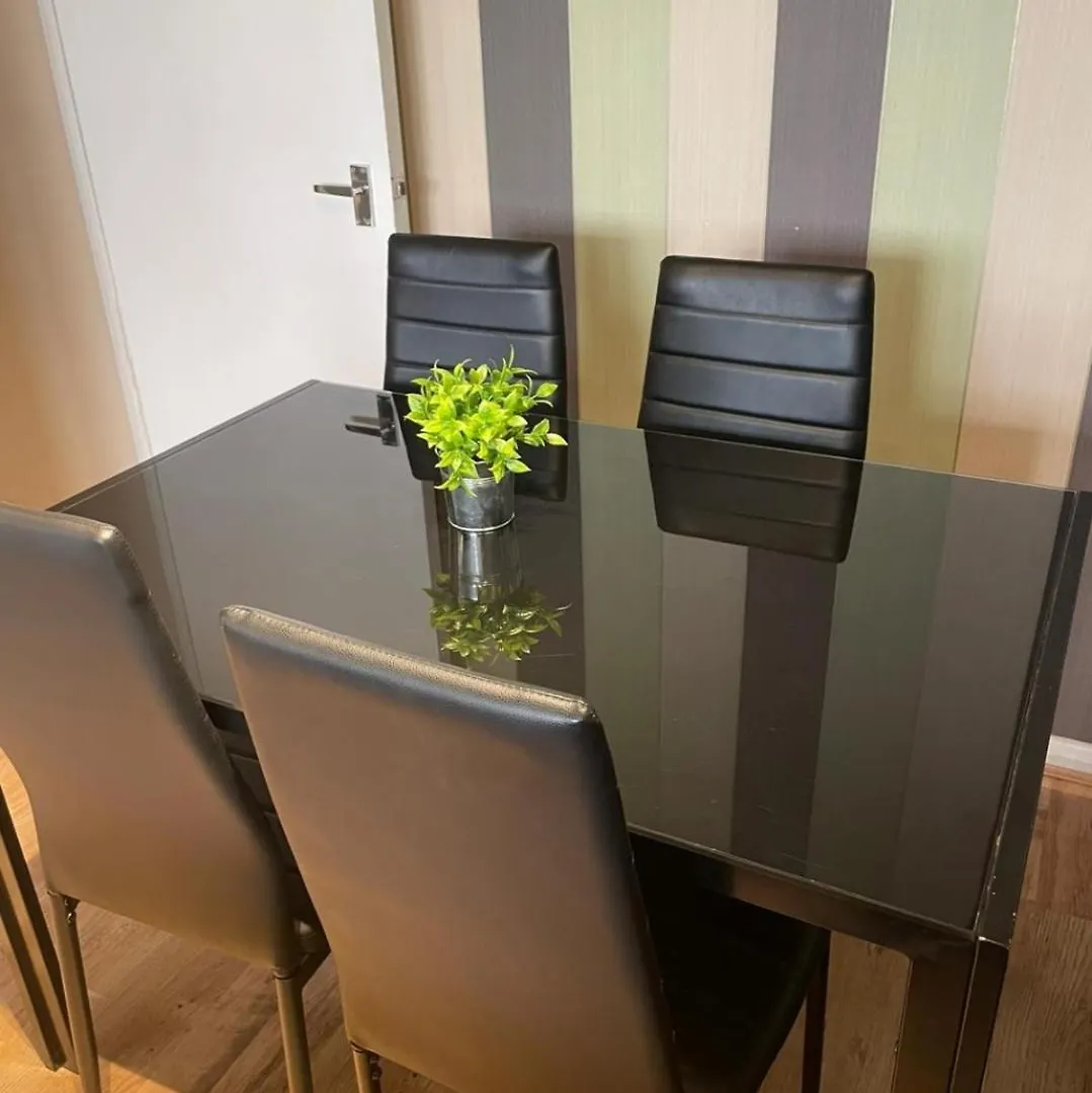 Victoria Centre Two Bedroom Apartments - City Centre In The Victoria Centre Shopping Centre Close To The Motorpoint Arena - With Kitchen And 4 Beds - Parking For Cars Or High Top Vans From Five Pounds A Day -Sunday 2Pm Check-Out - Flash Sale - Nottingham
